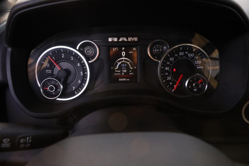Ram 1500 Vehicle Full-screen Gallery Image 12