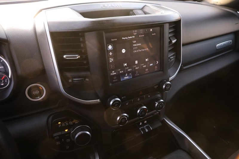 Ram 1500 Vehicle Full-screen Gallery Image 15