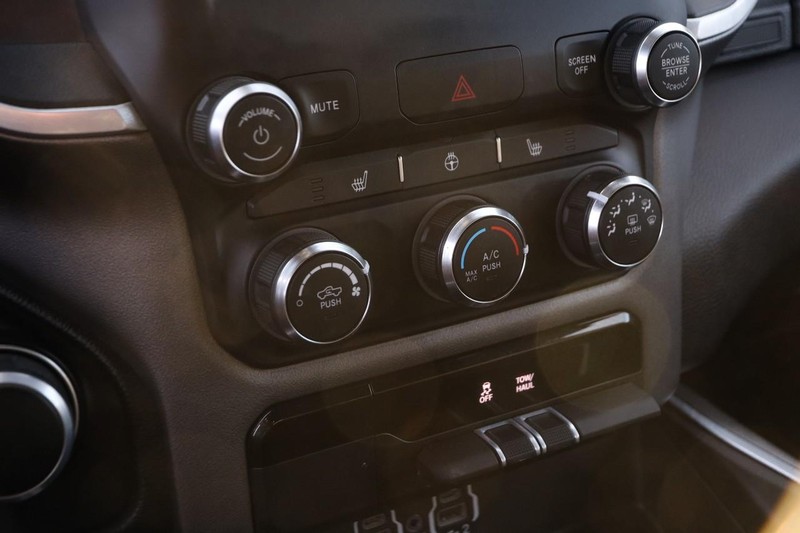 Ram 1500 Vehicle Full-screen Gallery Image 17