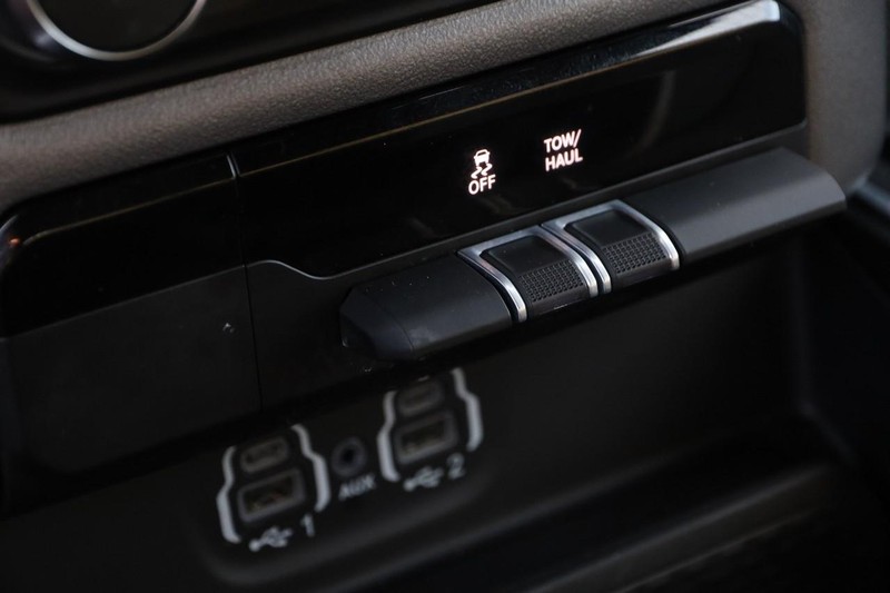 Ram 1500 Vehicle Full-screen Gallery Image 18