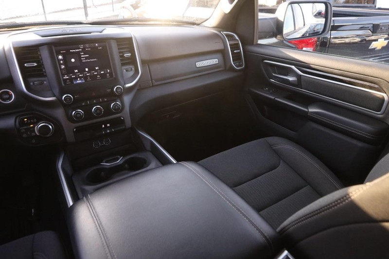 Ram 1500 Vehicle Full-screen Gallery Image 23