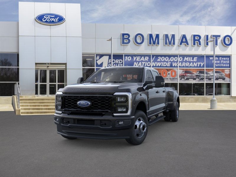 Ford Super Duty F-350 DRW Vehicle Full-screen Gallery Image 2