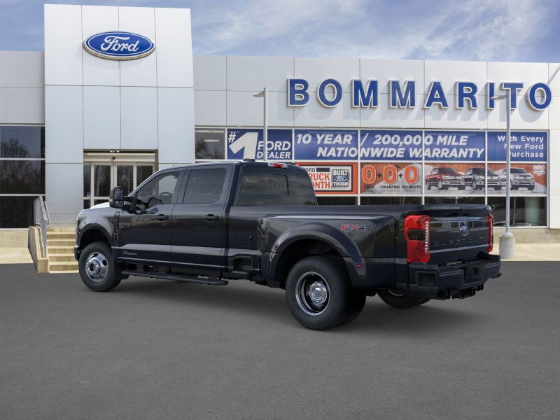 Ford Super Duty F-350 DRW Vehicle Full-screen Gallery Image 4