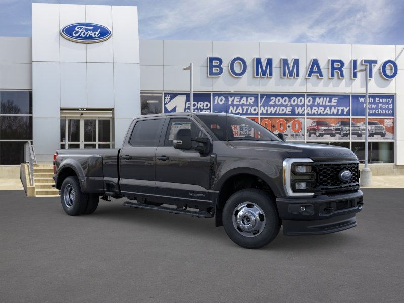 Ford Super Duty F-350 DRW Vehicle Full-screen Gallery Image 7