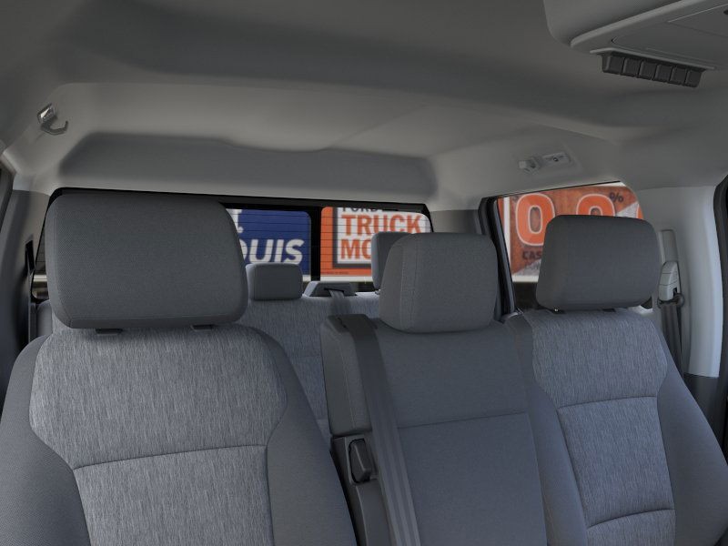 Ford Super Duty F-350 DRW Vehicle Full-screen Gallery Image 22