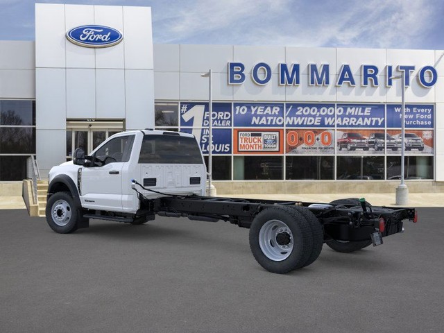 Ford Super Duty F-550 DRW Vehicle Image 04