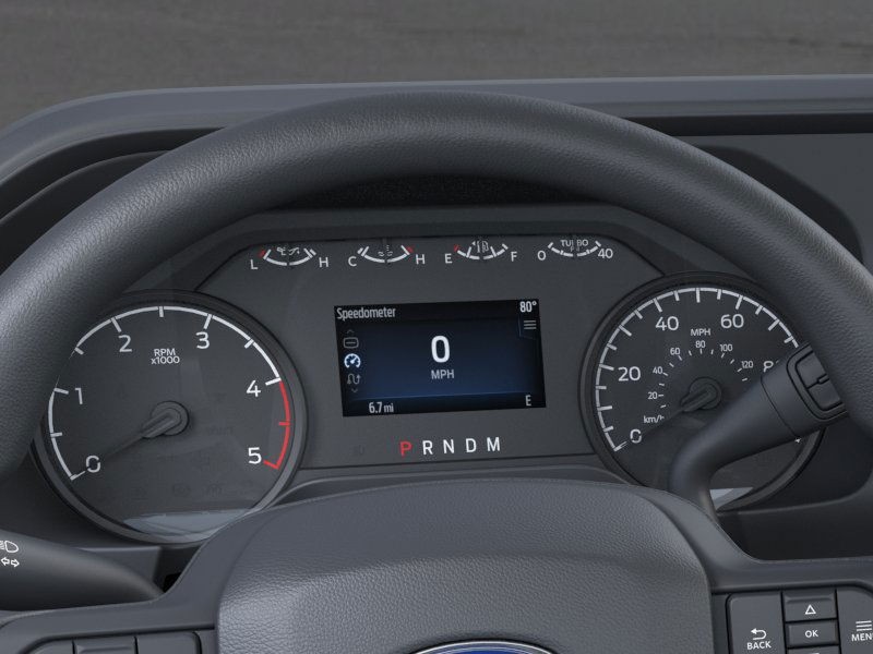 Ford Super Duty F-550 DRW Vehicle Full-screen Gallery Image 13