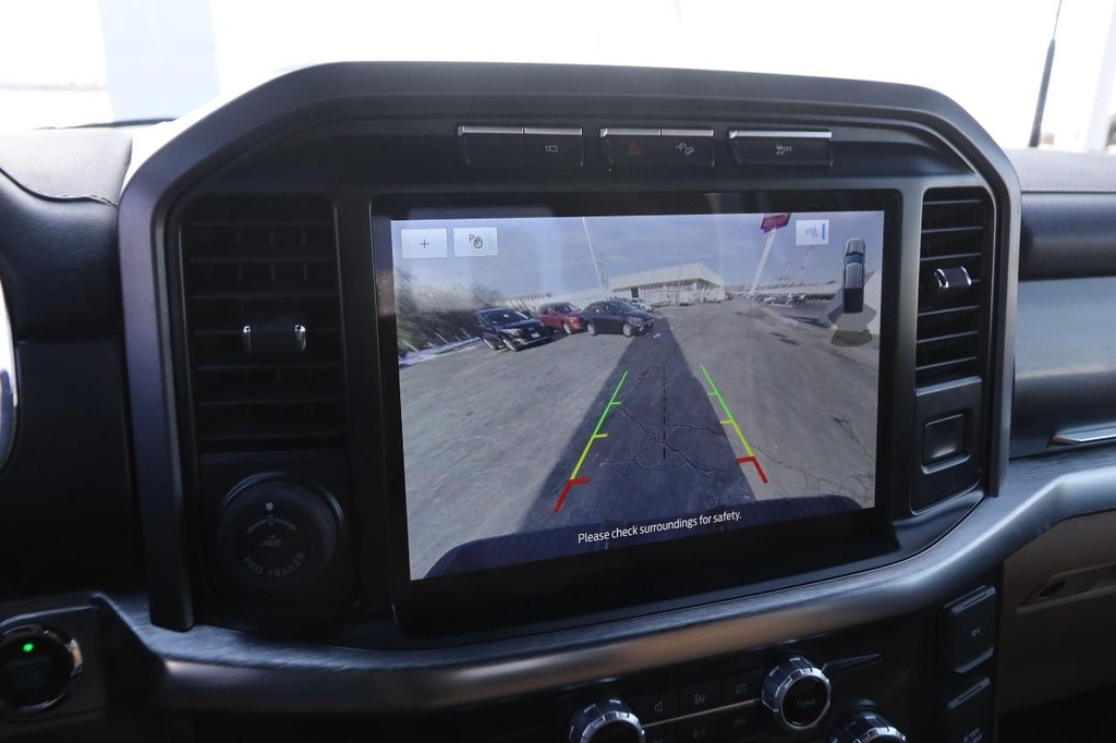 Ford F-150 Vehicle Full-screen Gallery Image 16