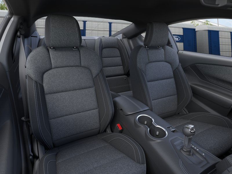 Ford Mustang Vehicle Full-screen Gallery Image 10