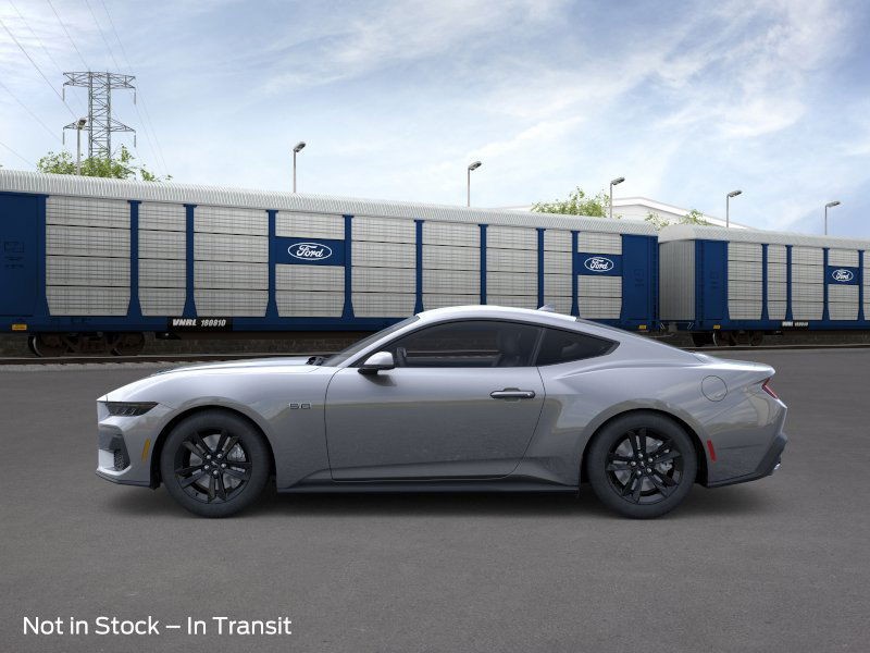 Ford Mustang Vehicle Full-screen Gallery Image 3