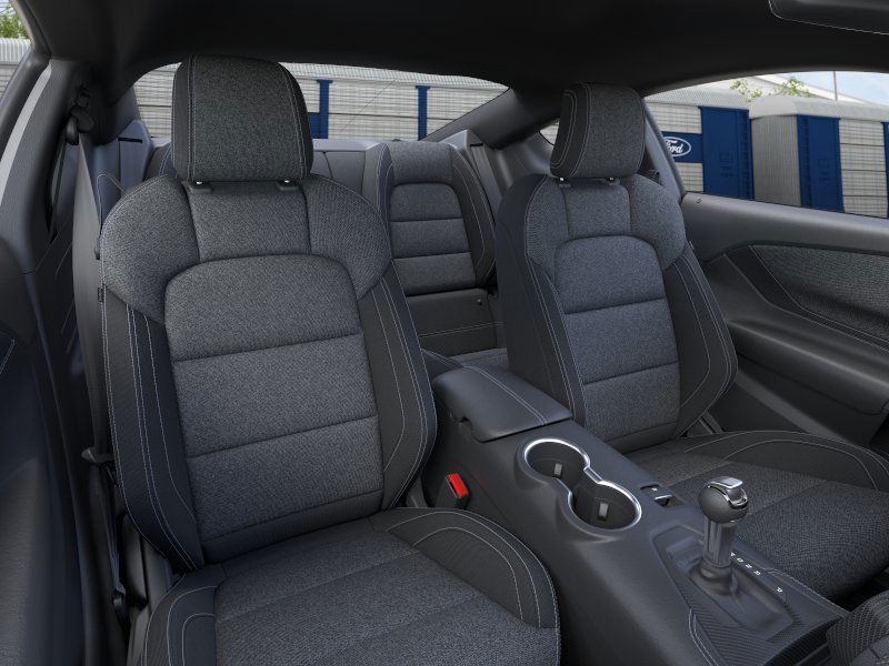 Ford Mustang Vehicle Full-screen Gallery Image 10