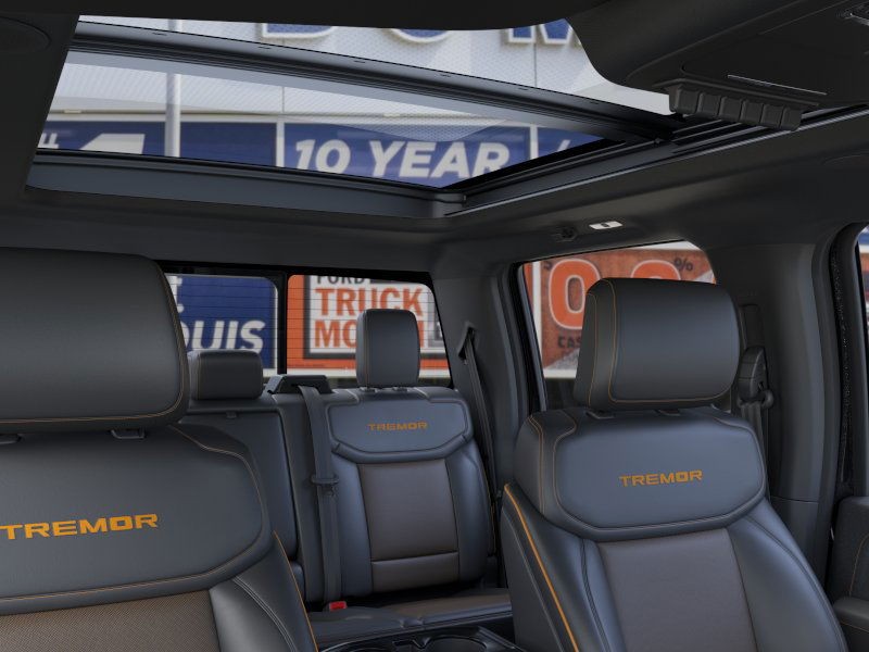 Ford F-150 Vehicle Full-screen Gallery Image 22