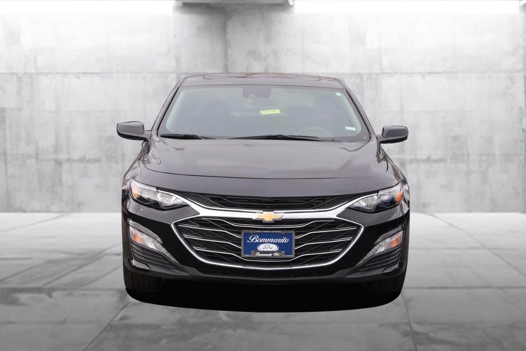 Chevrolet Malibu Vehicle Image 04