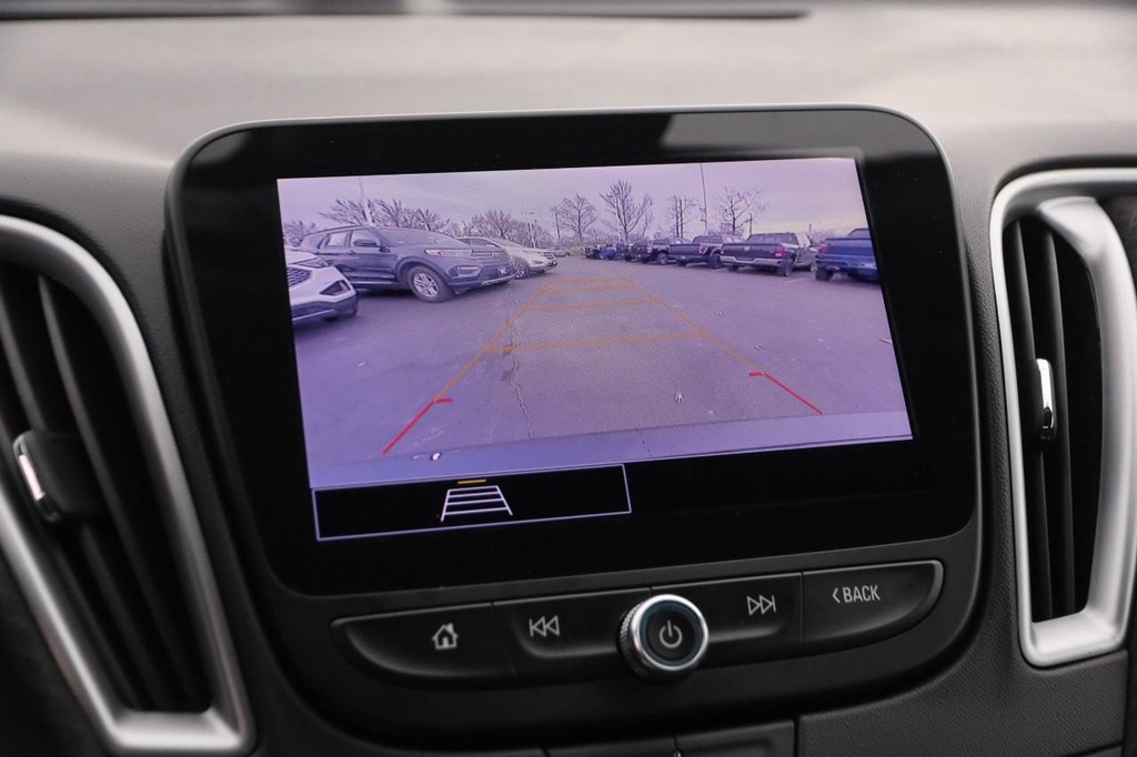 Chevrolet Malibu Vehicle Image 17