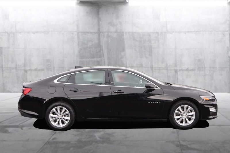 Chevrolet Malibu Vehicle Full-screen Gallery Image 05