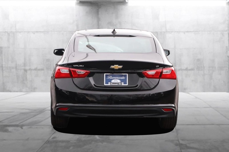 Chevrolet Malibu Vehicle Full-screen Gallery Image 06