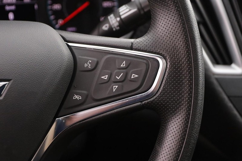 Chevrolet Malibu Vehicle Full-screen Gallery Image 13