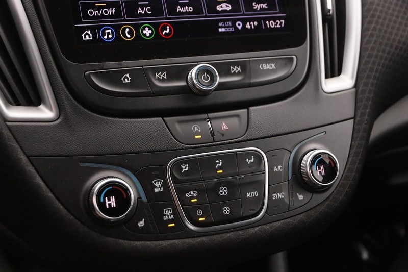 Chevrolet Malibu Vehicle Full-screen Gallery Image 18