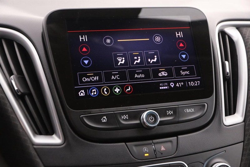 Chevrolet Malibu Vehicle Full-screen Gallery Image 19