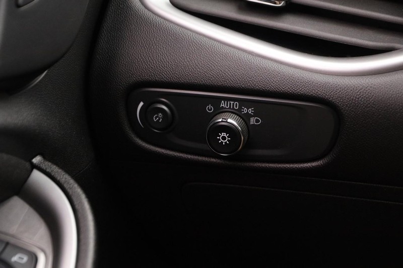 Chevrolet Malibu Vehicle Full-screen Gallery Image 20