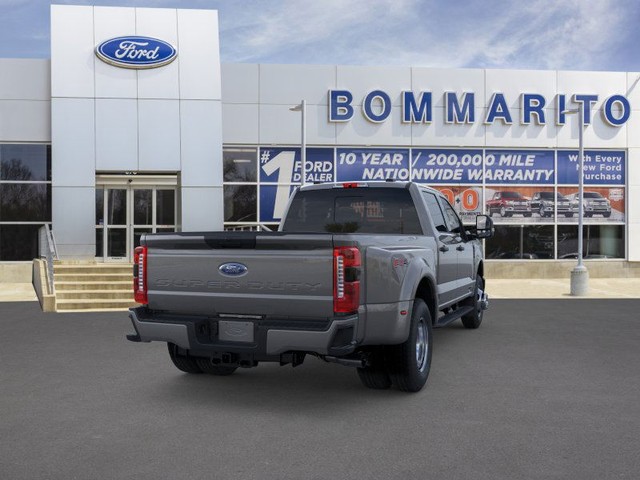 Ford Super Duty F-350 DRW Vehicle Image 08