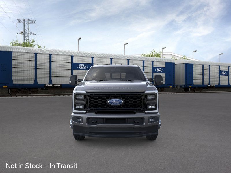 Ford Super Duty F-350 DRW Vehicle Image 06