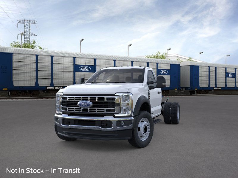 Ford Super Duty F-550 DRW Vehicle Image 02