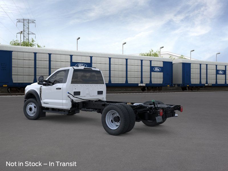 Ford Super Duty F-550 DRW Vehicle Image 04