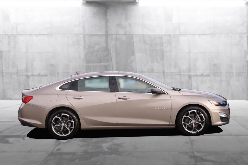 Chevrolet Malibu Vehicle Image 05