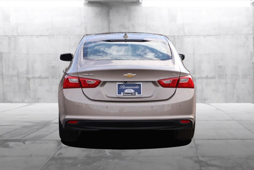 Chevrolet Malibu Vehicle Image 06