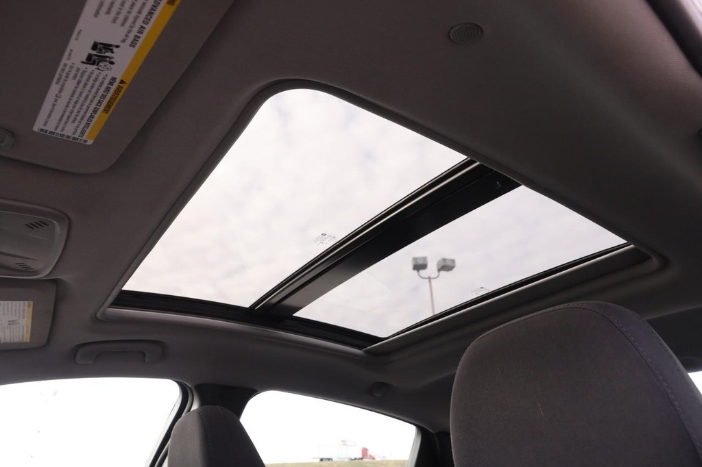 Chevrolet Malibu Vehicle Image 10