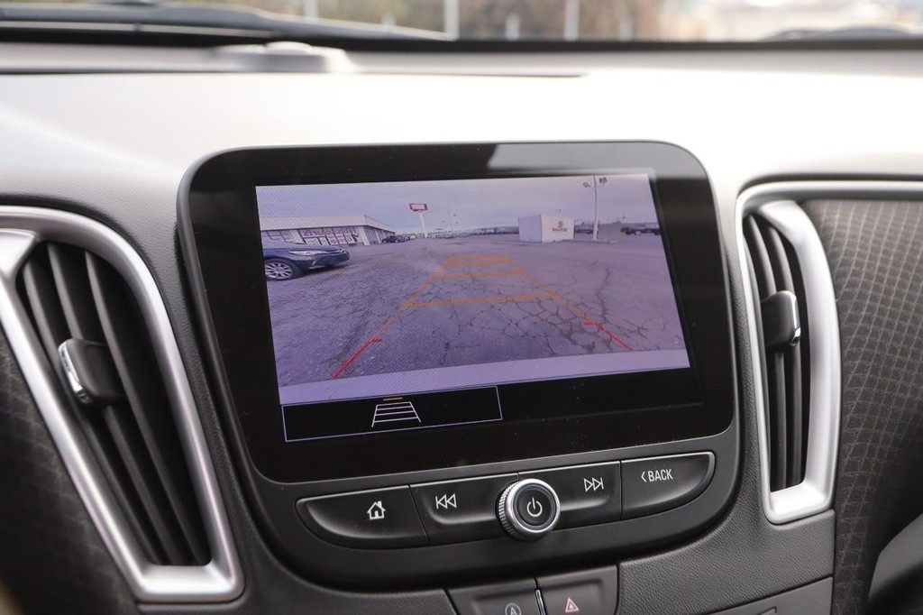 Chevrolet Malibu Vehicle Image 17