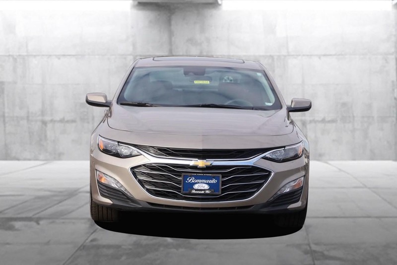 Chevrolet Malibu Vehicle Full-screen Gallery Image 04