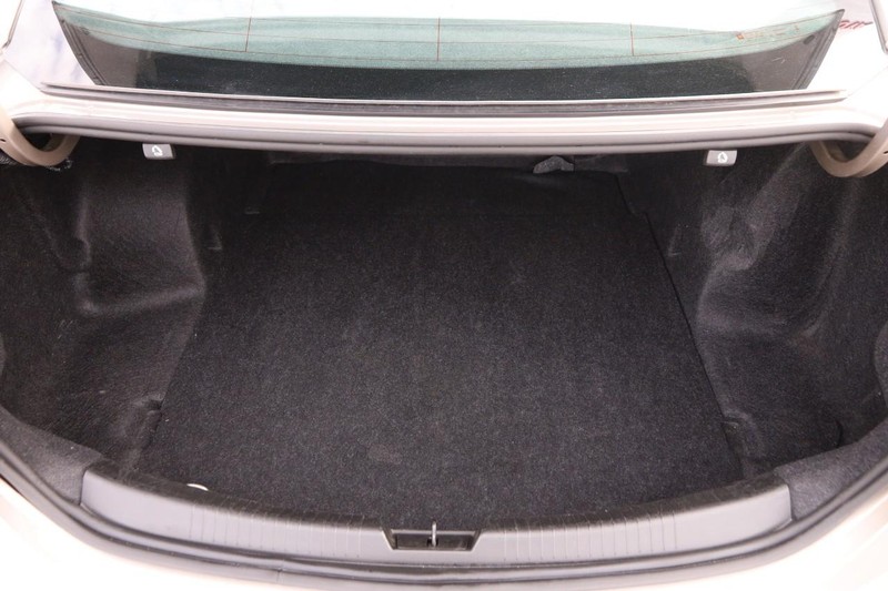 Chevrolet Malibu Vehicle Full-screen Gallery Image 07