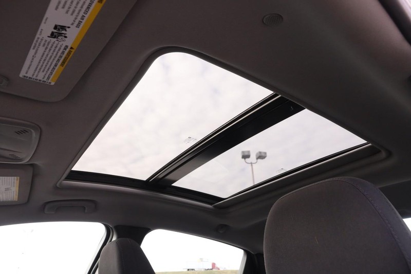 Chevrolet Malibu Vehicle Full-screen Gallery Image 10