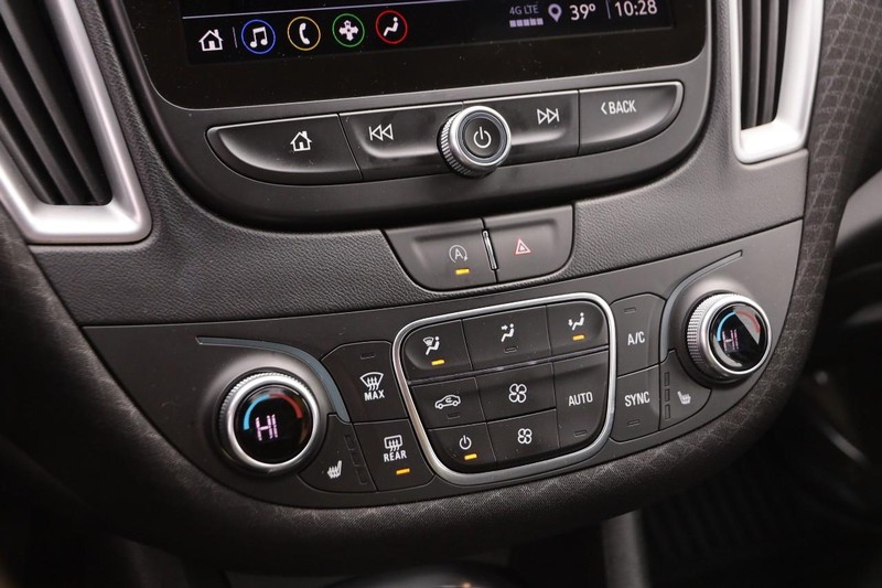 Chevrolet Malibu Vehicle Full-screen Gallery Image 19