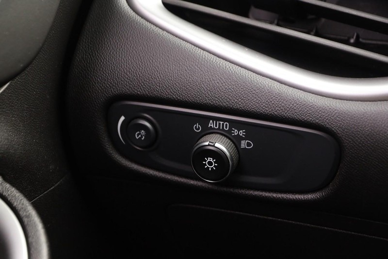 Chevrolet Malibu Vehicle Full-screen Gallery Image 20