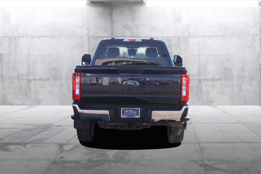 Ford Super Duty F-250 SRW Vehicle Image 06