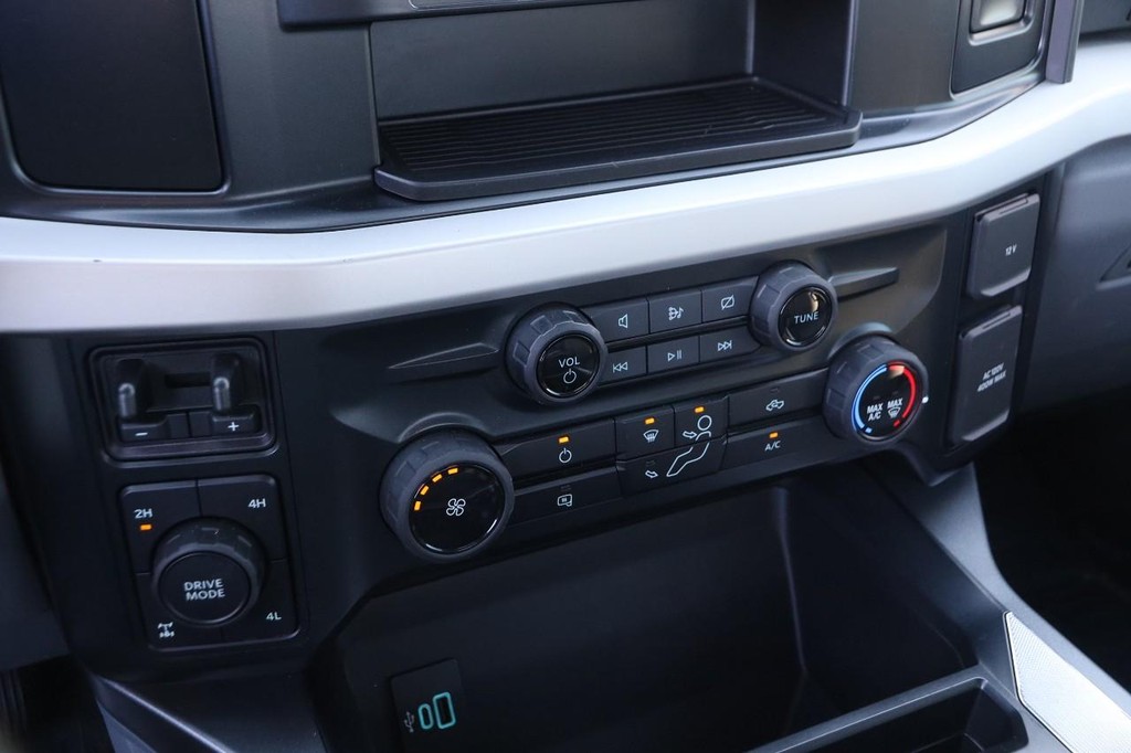 Ford Super Duty F-250 SRW Vehicle Image 17