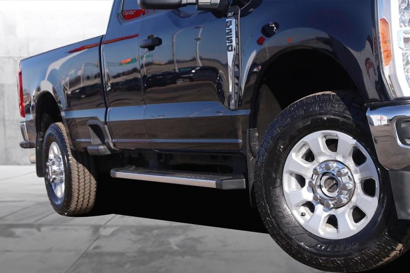 Ford Super Duty F-250 SRW Vehicle Image 03