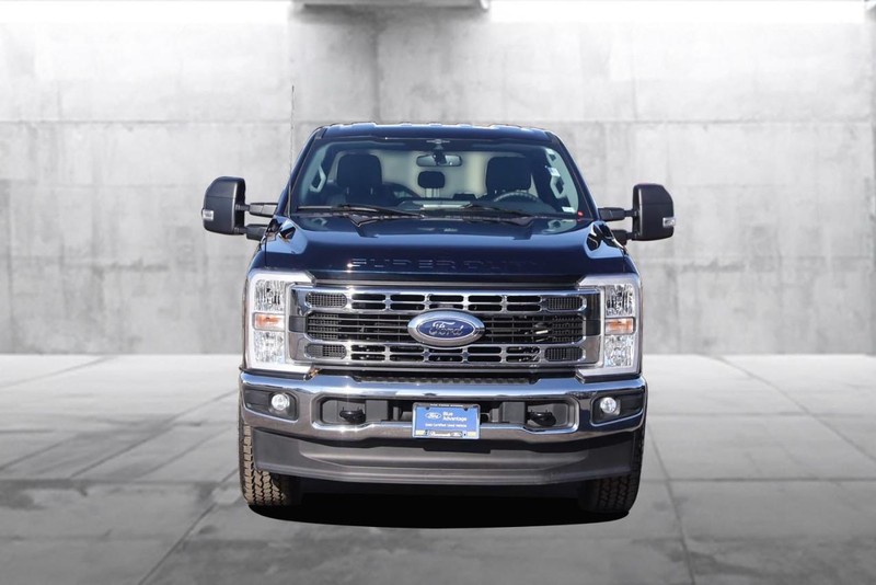 Ford Super Duty F-250 SRW Vehicle Image 04