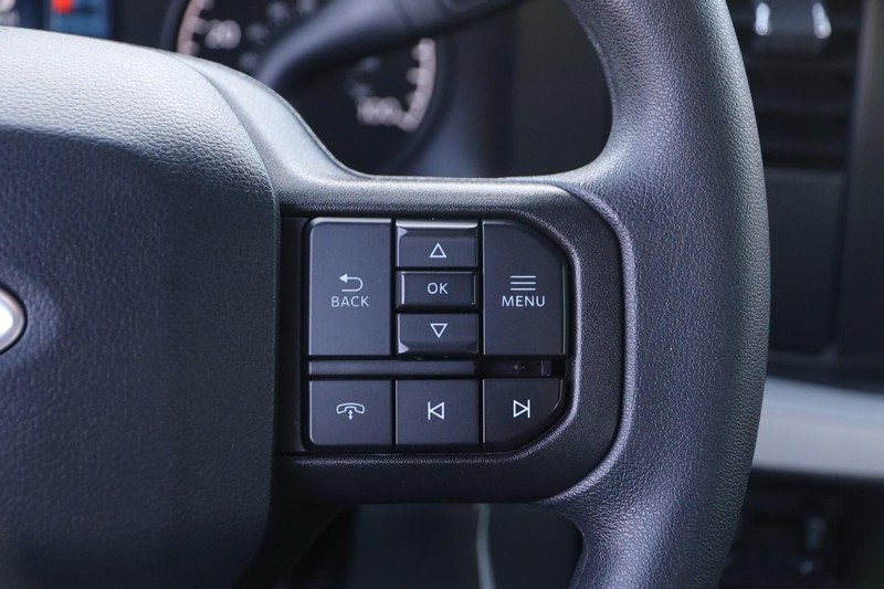 Ford Super Duty F-250 SRW Vehicle Image 13