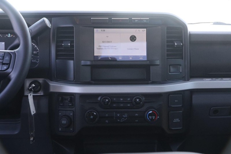 Ford Super Duty F-250 SRW Vehicle Image 23