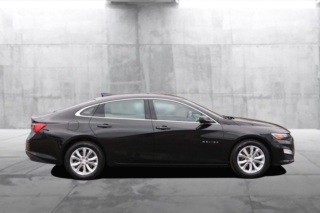 Chevrolet Malibu Vehicle Image 05
