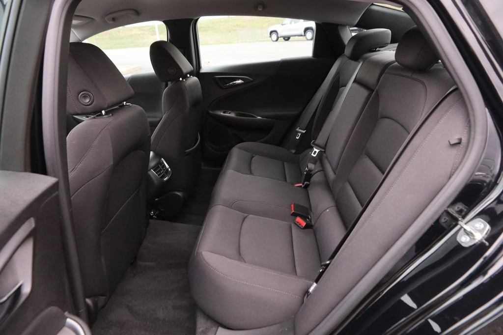 Chevrolet Malibu Vehicle Image 09