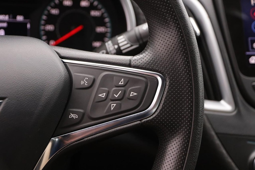 Chevrolet Malibu Vehicle Image 12