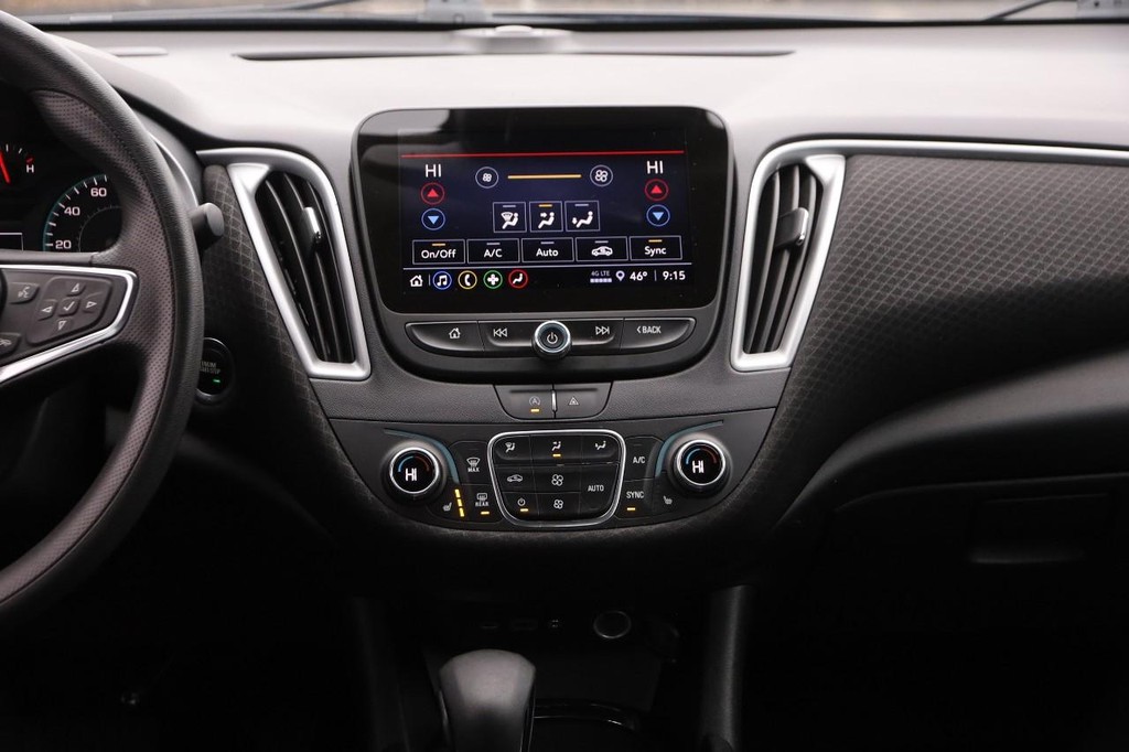 Chevrolet Malibu Vehicle Image 23