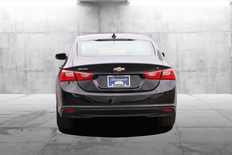 Chevrolet Malibu Vehicle Image 06