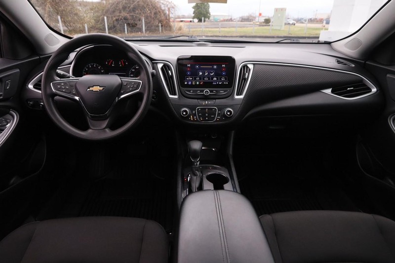 Chevrolet Malibu Vehicle Image 20
