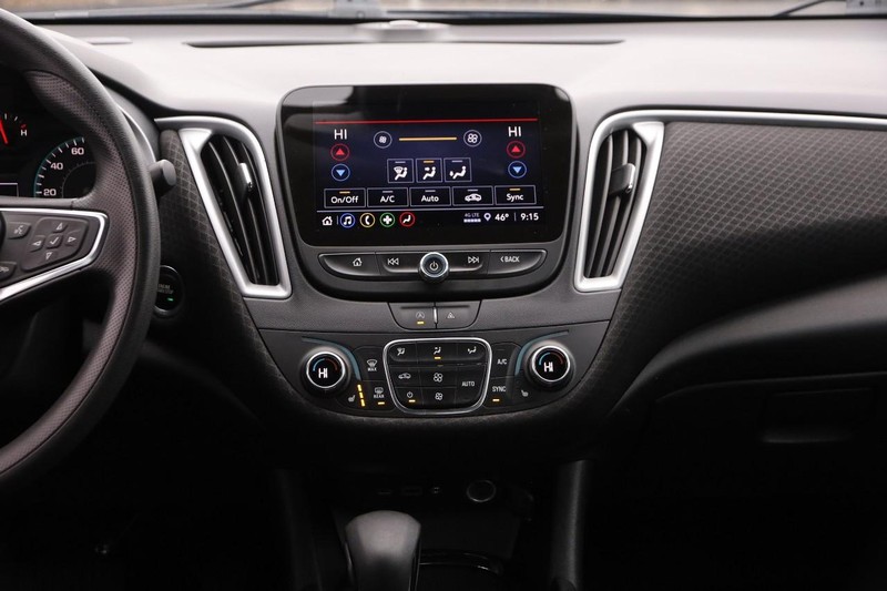 Chevrolet Malibu Vehicle Image 23